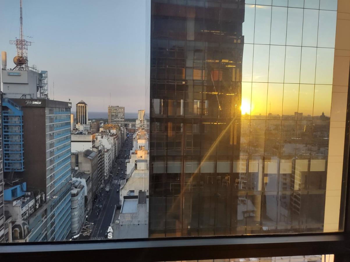Calle Corrientes, Mirada Al Rio! بوينس آيرس المظهر الخارجي الصورة